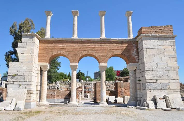 Selçuk'taki Aziz Yuhanna Bazilikası kalıntıları